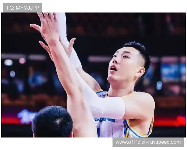 杜伦肘击拉拉维亚遭驱逐，一级恶意犯规引发争议