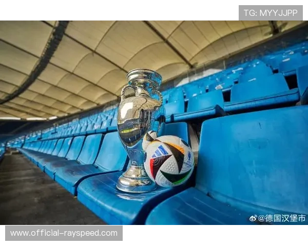 汉堡人民公园球场顶棚安全隐患，勒沃库森比赛被迫推迟